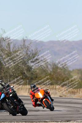 media/Dec-01-2025-Moto Forza (Mon) [[2daa91e15f]]/3-Beginner Group/Session 3 (Turn 3)/